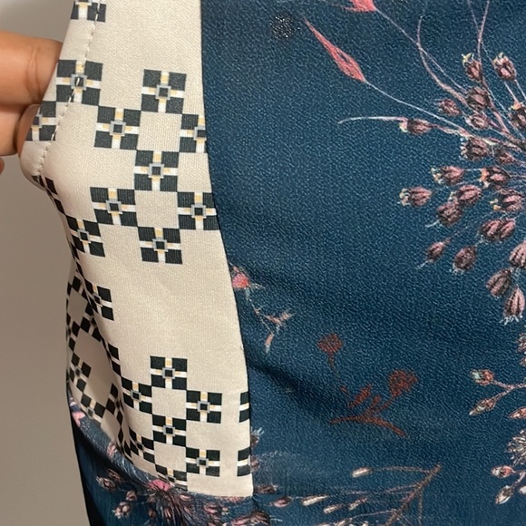 Zara Blue and White Geometric Crop Size S - Picture 2 of 6